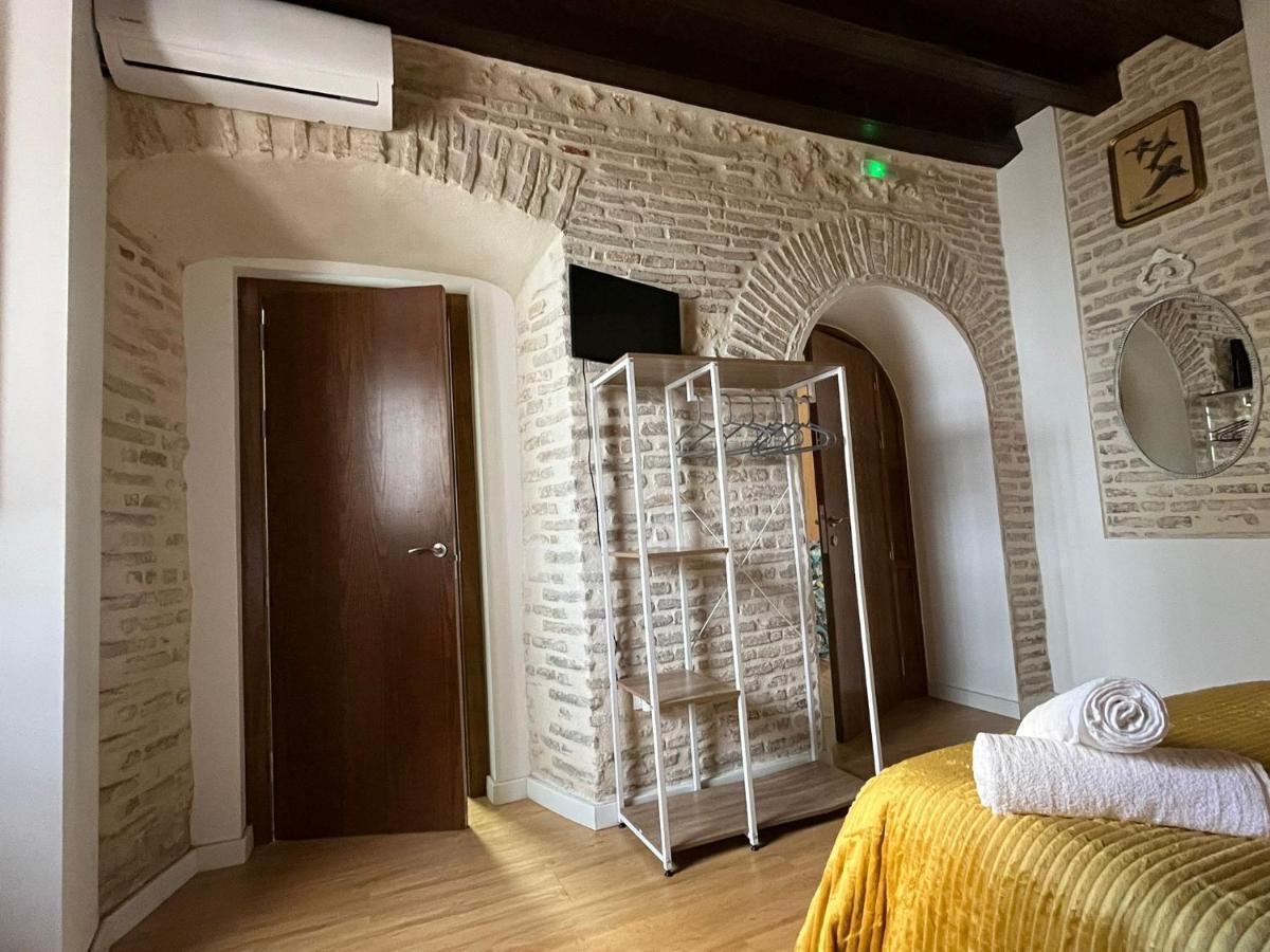 Clarisas Suites Кармона Екстер'єр фото