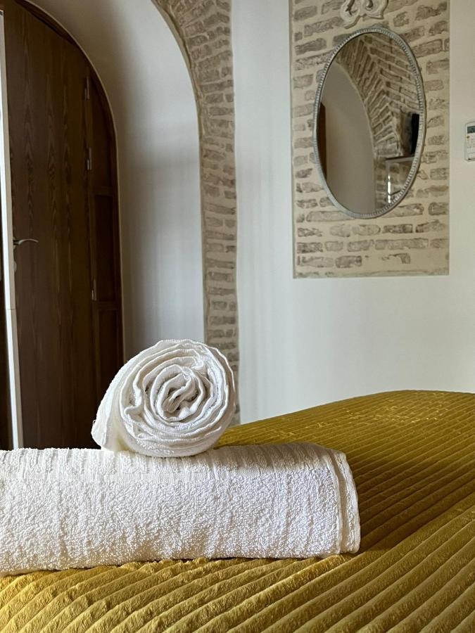 Clarisas Suites Кармона Екстер'єр фото